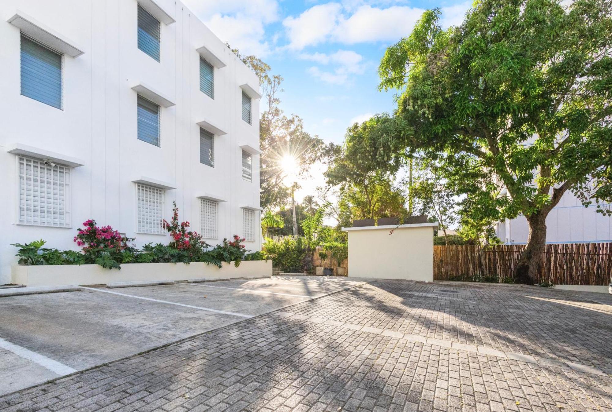 Hidden Gem In Miramar- Power Generator- Parking Appartement San Juan Buitenkant foto