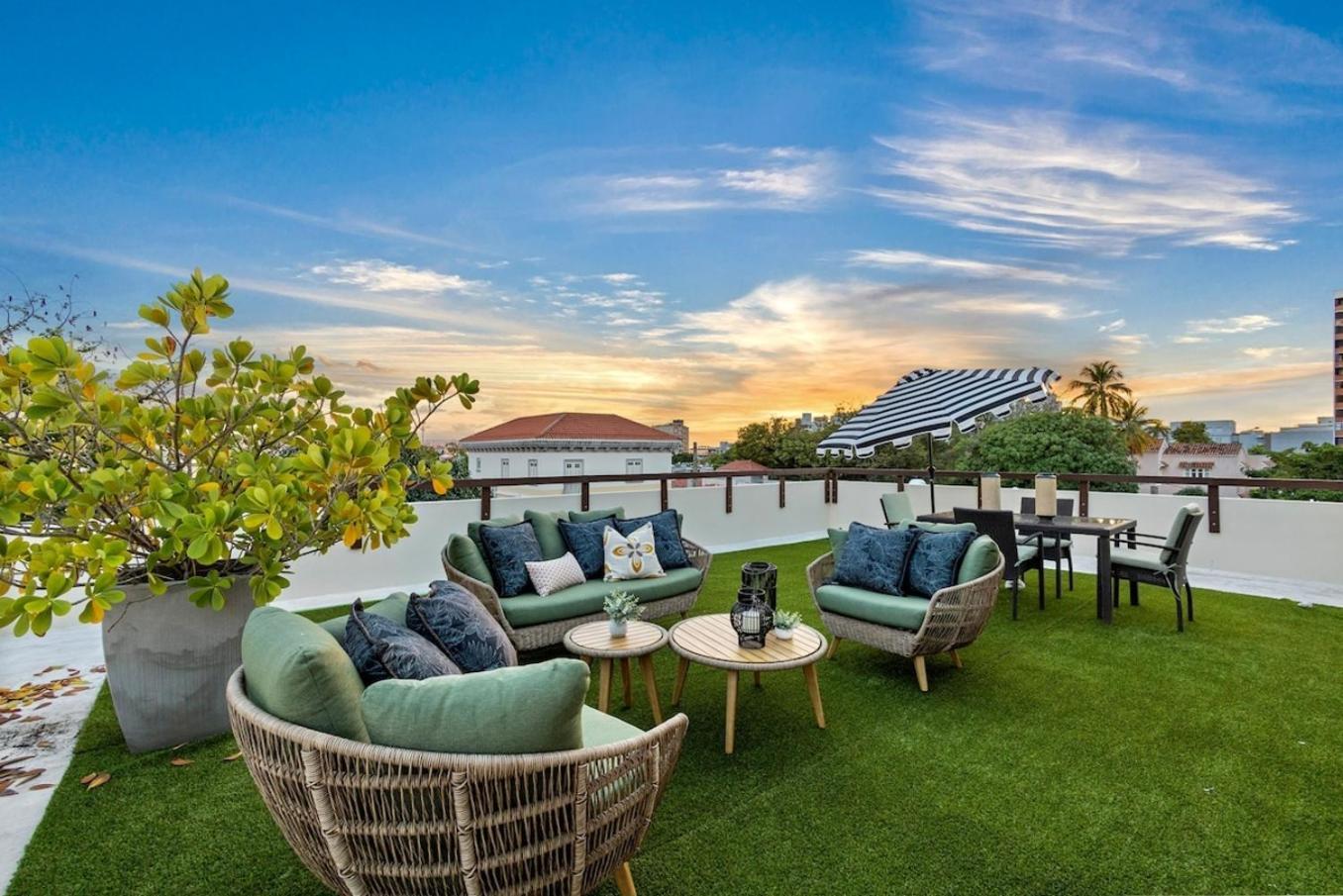 Hidden Gem In Miramar- Power Generator- Parking Appartement San Juan Buitenkant foto