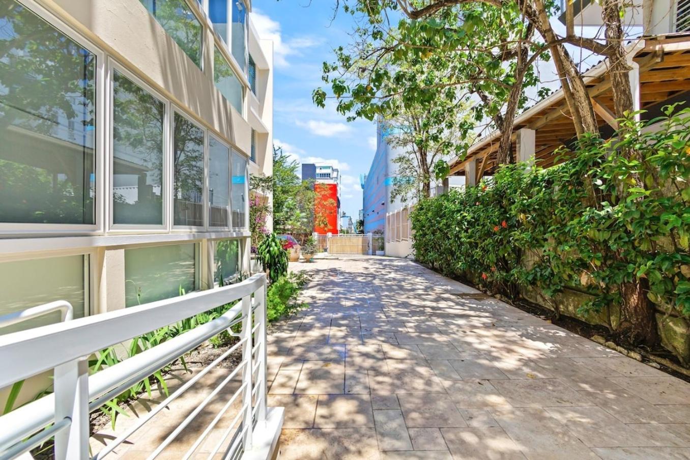 Hidden Gem In Miramar- Power Generator- Parking Appartement San Juan Buitenkant foto