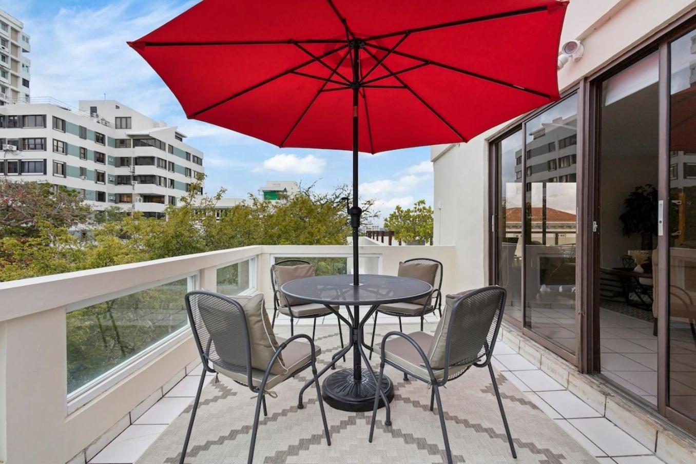 Hidden Gem In Miramar- Power Generator- Parking Appartement San Juan Buitenkant foto
